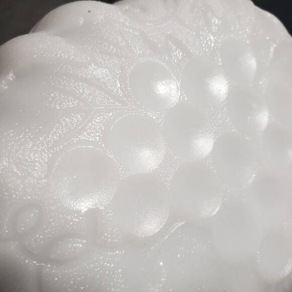 Hazel Atlas White Milk Glass Grape  Candy Trinket Dish - Picture 5 of 11